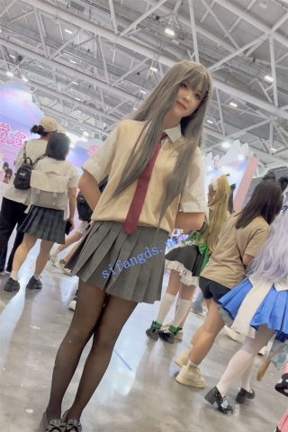 trump1287【KFC】JK制服学生妹和闺蜜逛展·黑色丝袜白色蕾丝内内前后CD